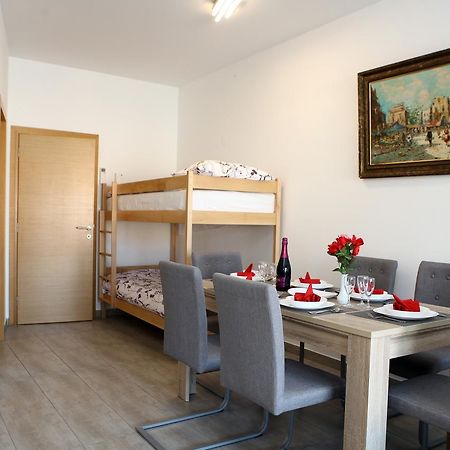 Charming San Simon Beach Apartment Jn Izola Exterior photo