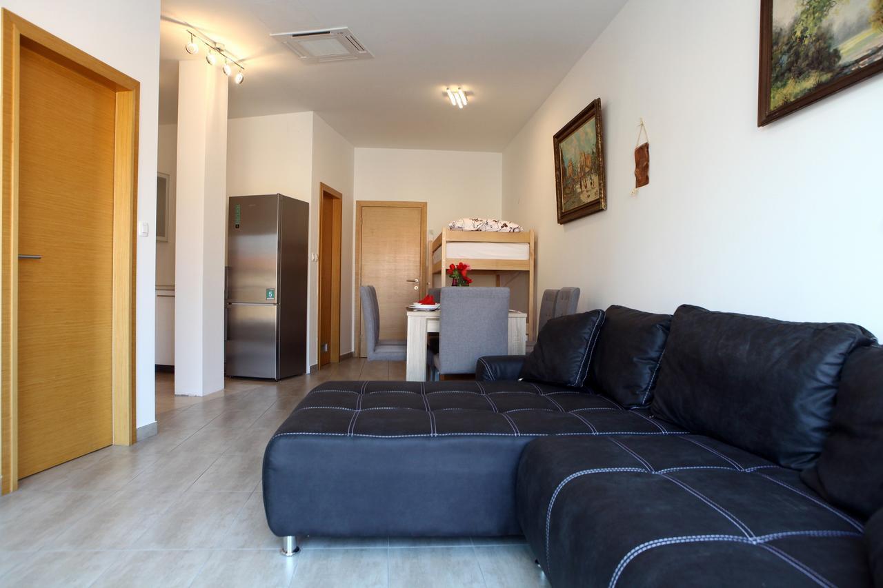 Charming San Simon Beach Apartment Jn Izola Exterior photo